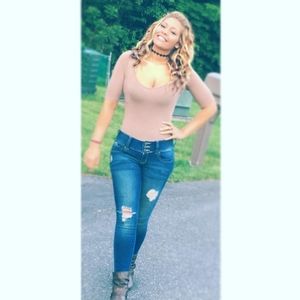 Meet your Posher, Tiffany